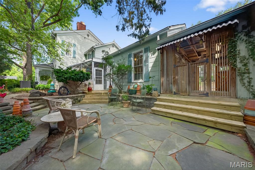 400 S Woodlawn Avenue