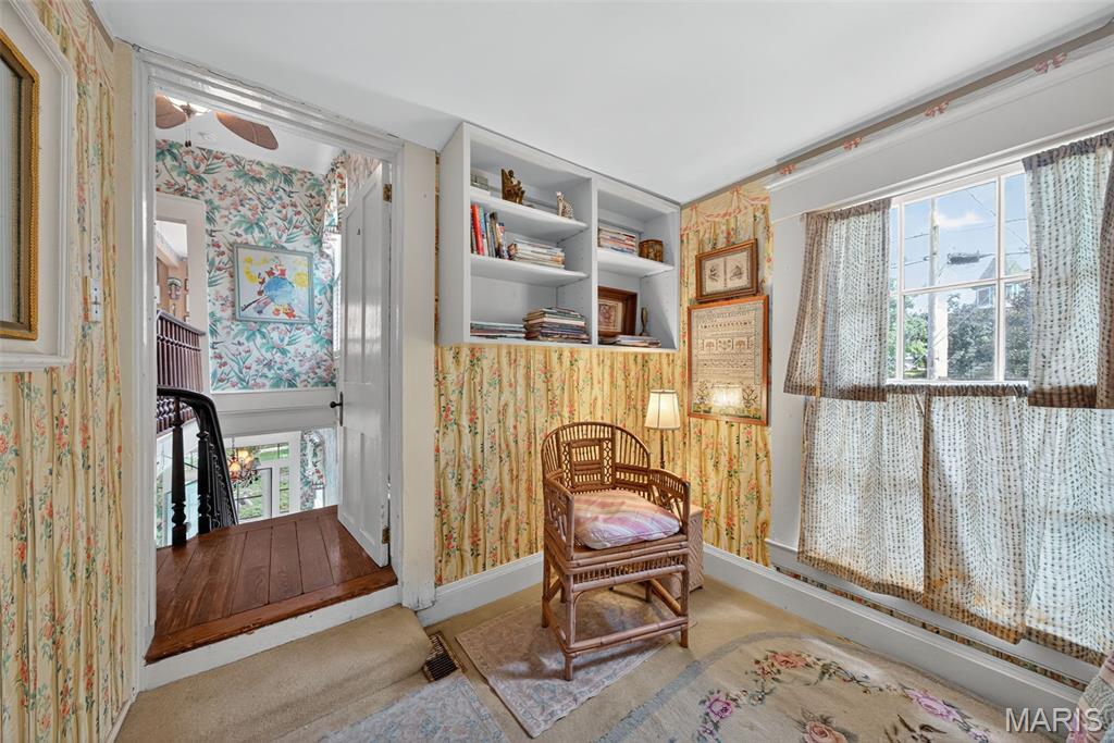 400 S Woodlawn Avenue