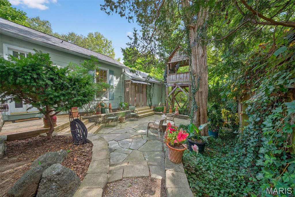 400 S Woodlawn Avenue