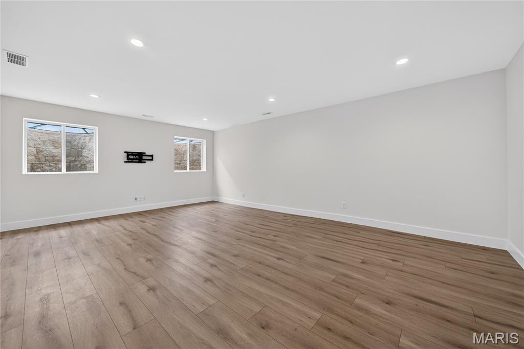 651 W Adams Avenue