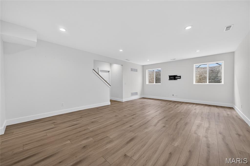 651 W Adams Avenue