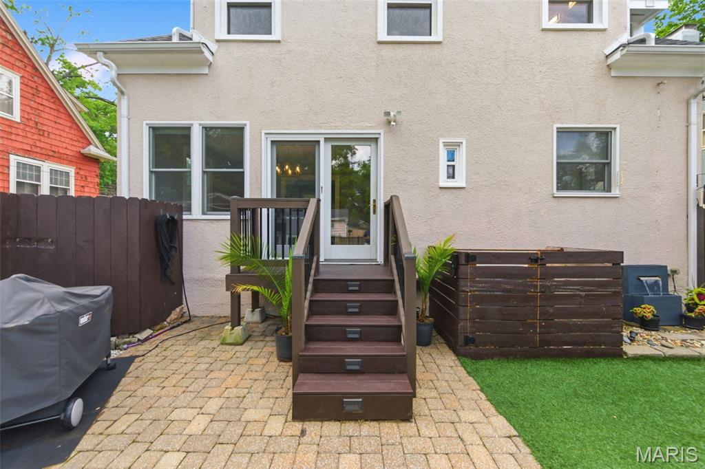 639 Newport Avenue