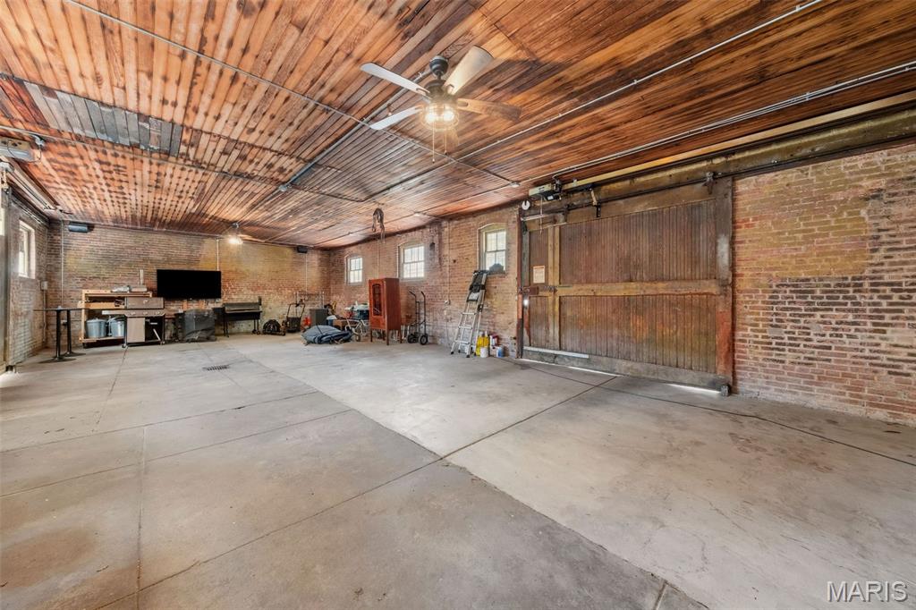 3117 Russell Boulevard