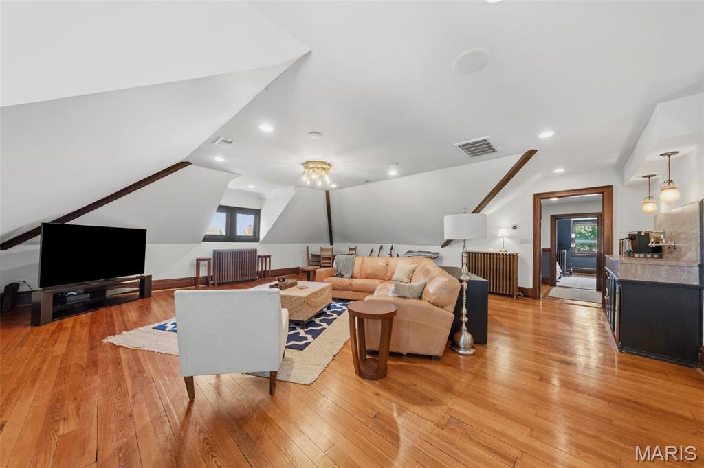 3117 Russell Boulevard