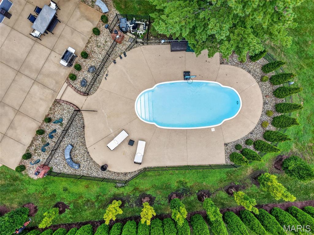 740 The Hamptons Lane