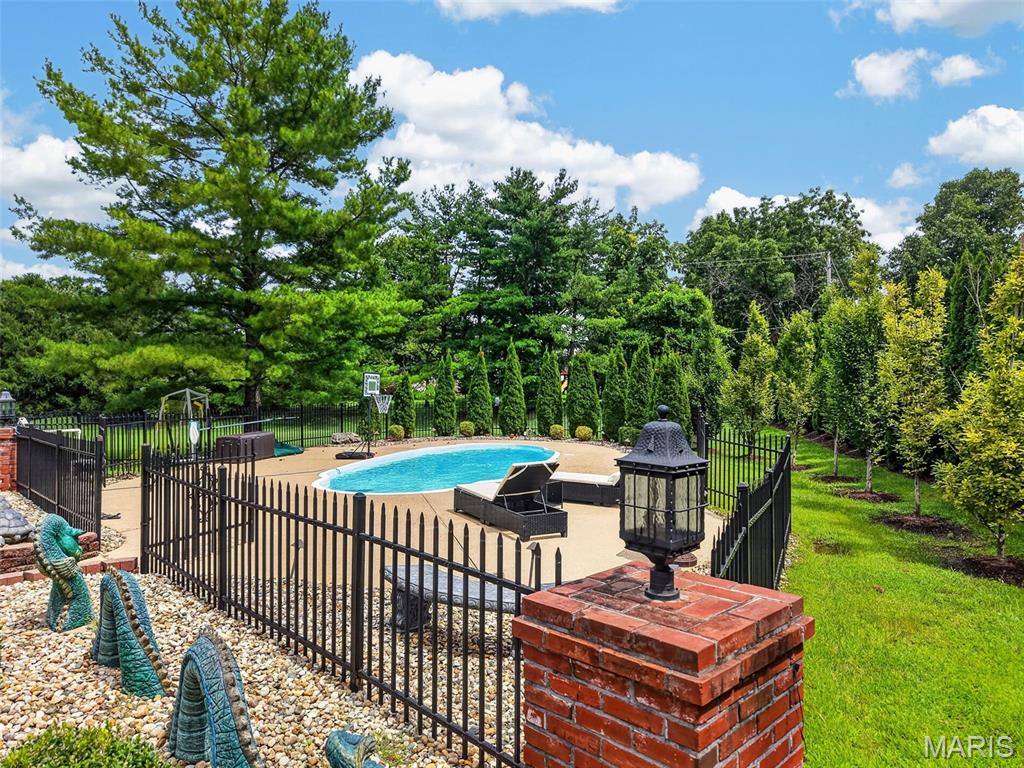 740 The Hamptons Lane