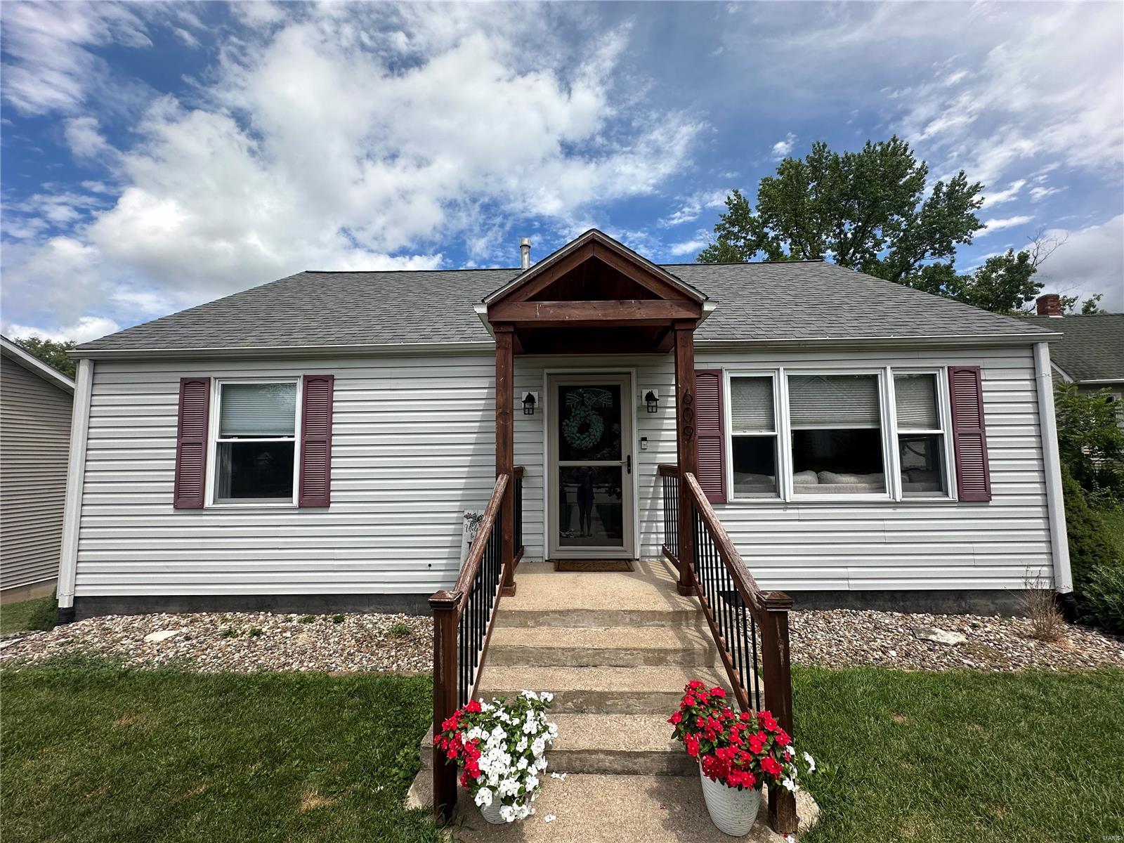609 S Main