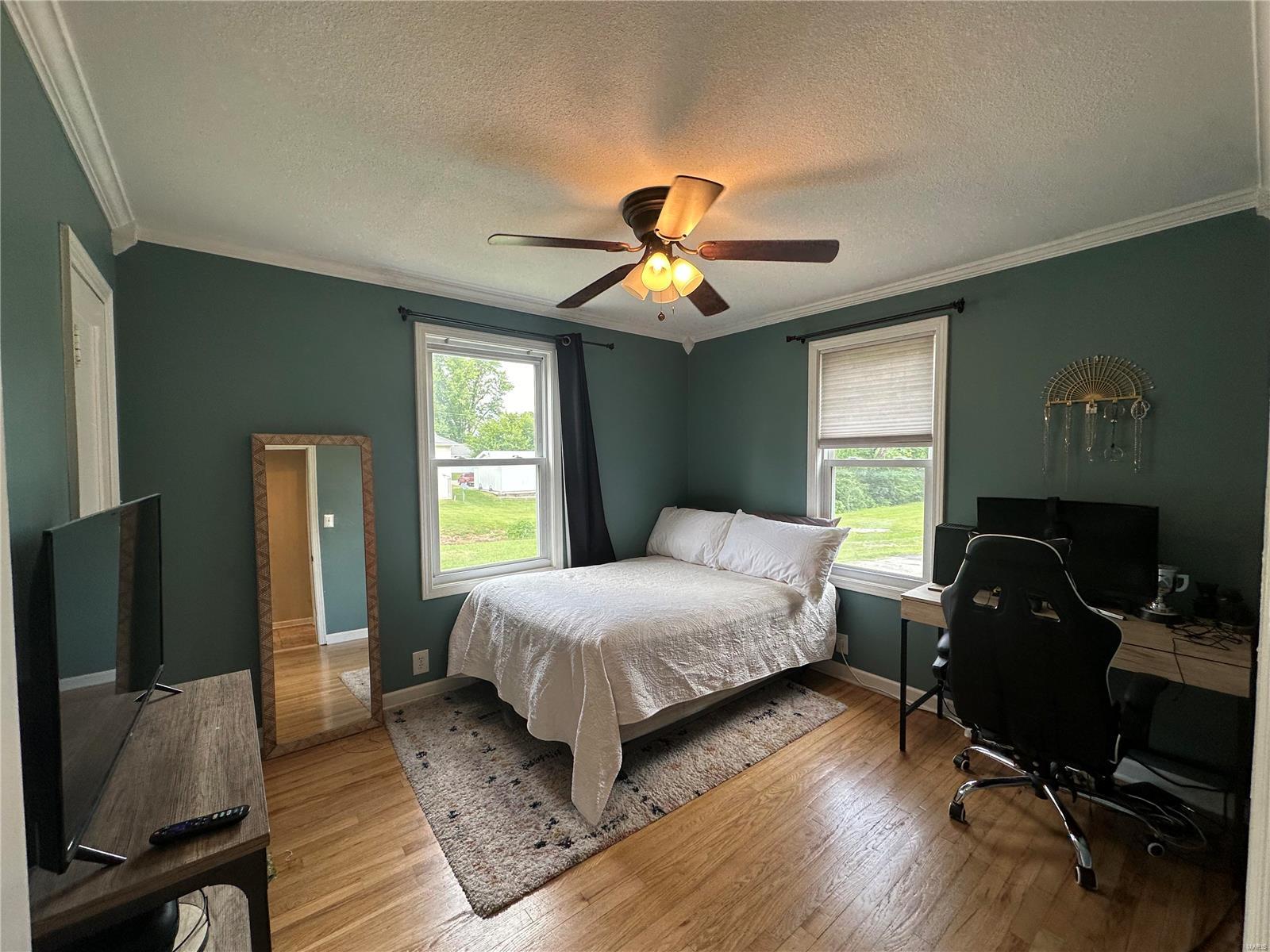 609 S Main