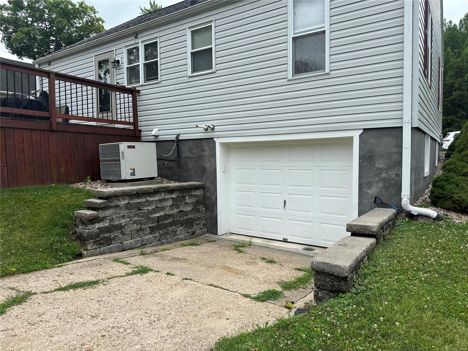 609 S Main
