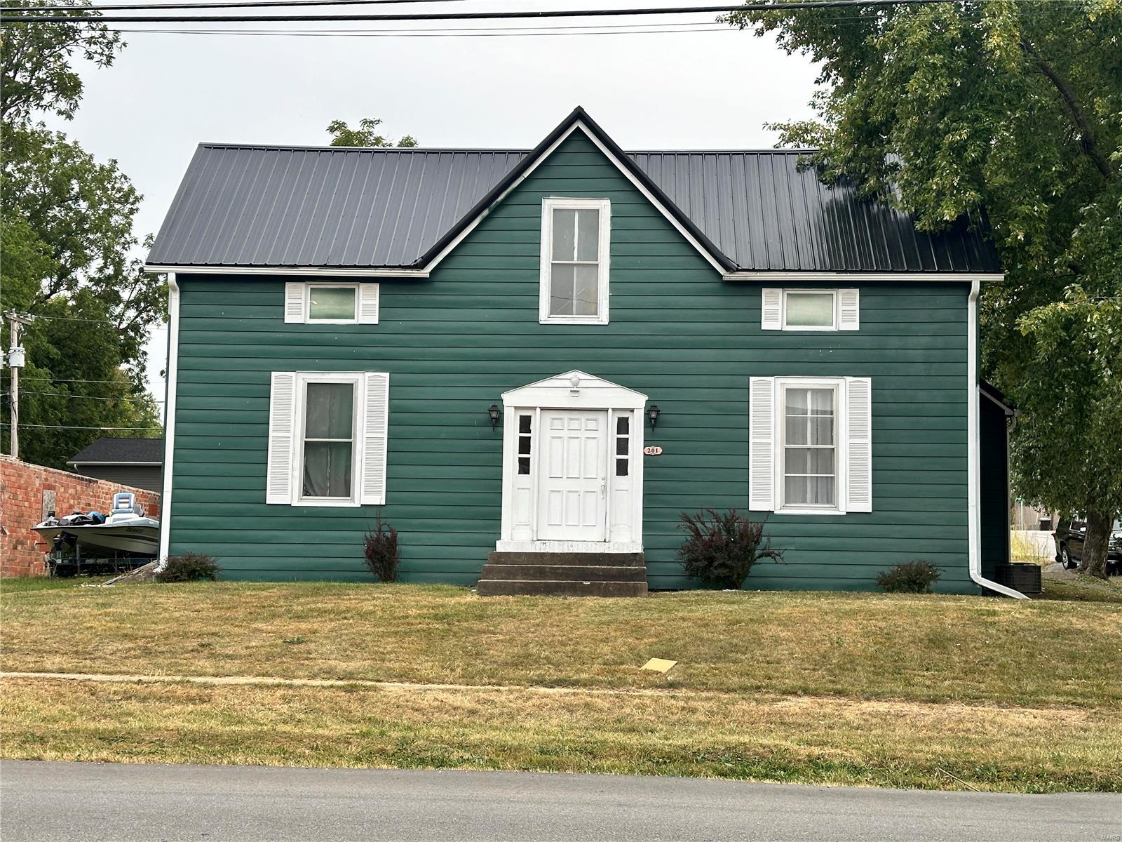 201 E Main Cross Street