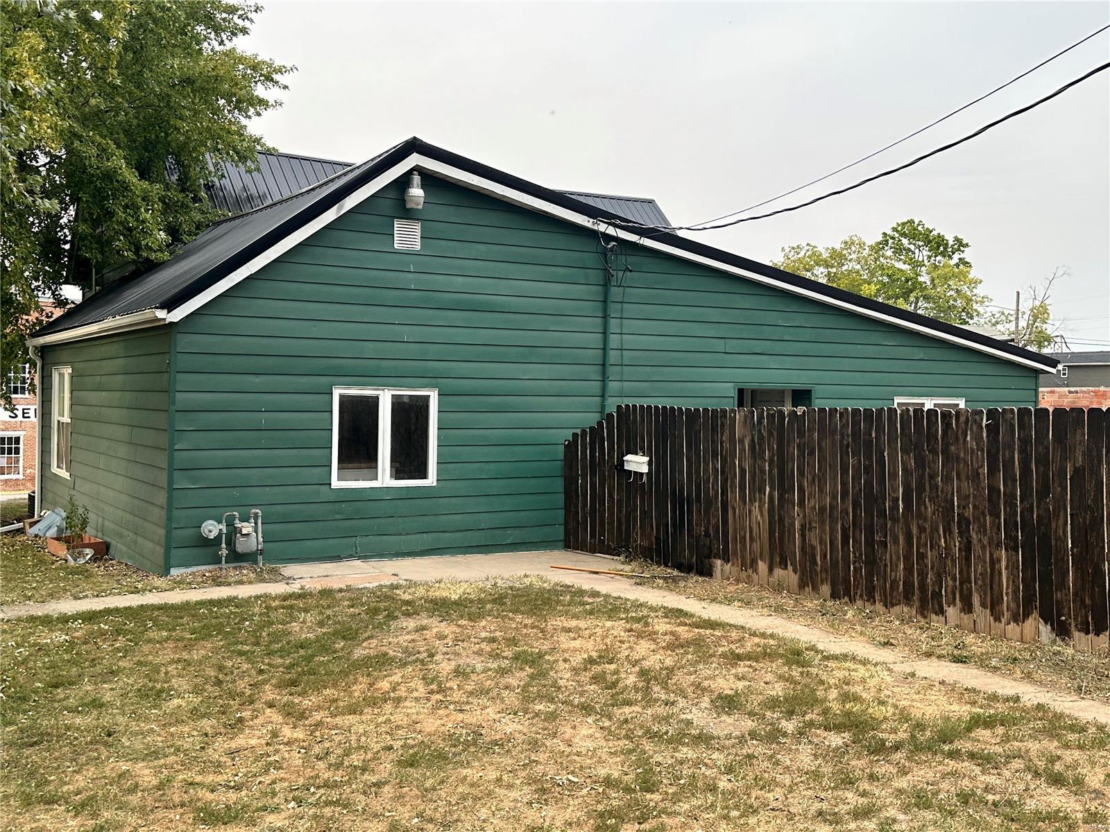 201 E Main Cross Street