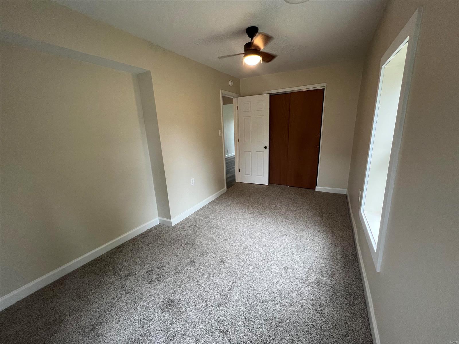 219 W Adams