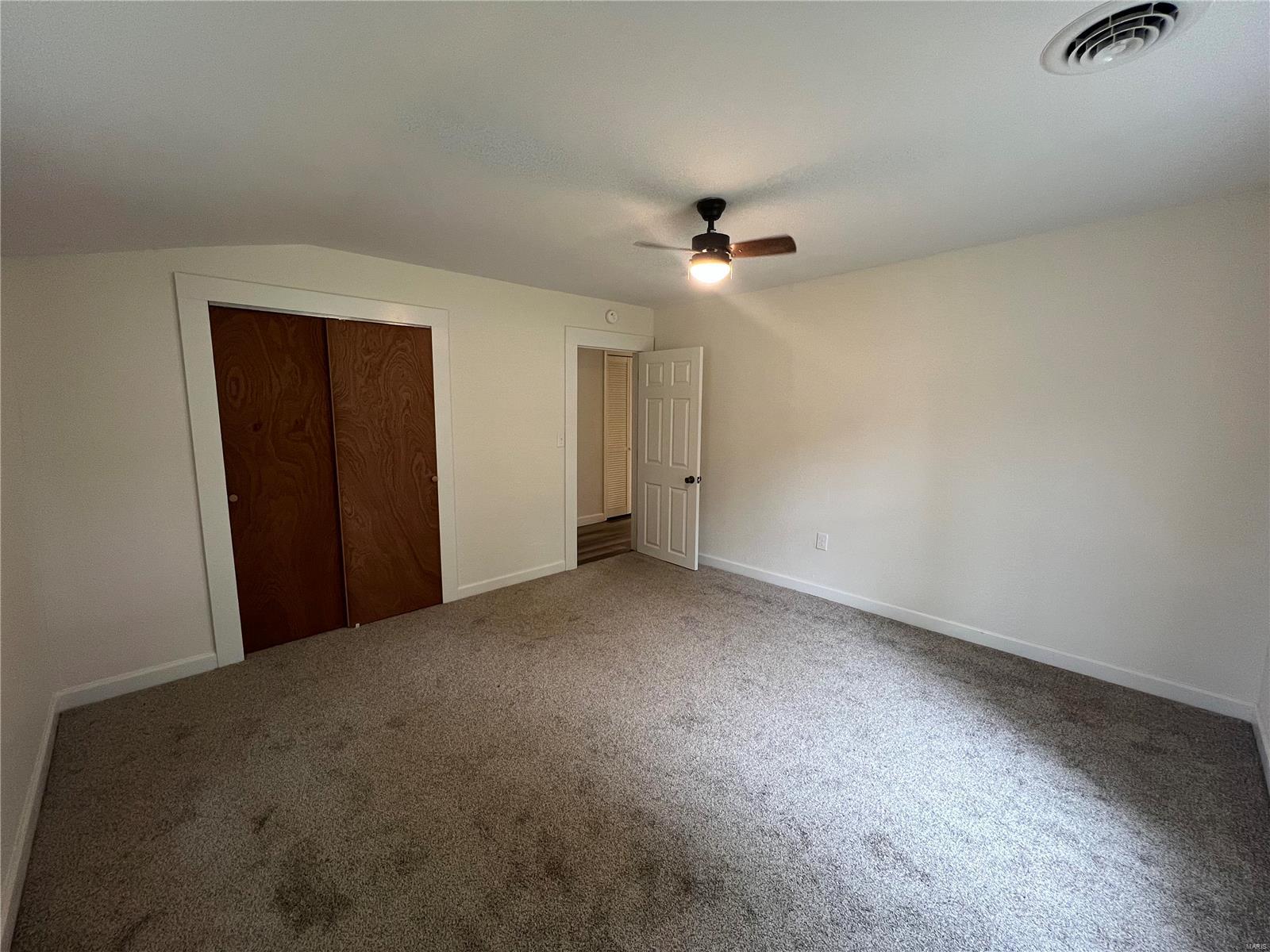 219 W Adams