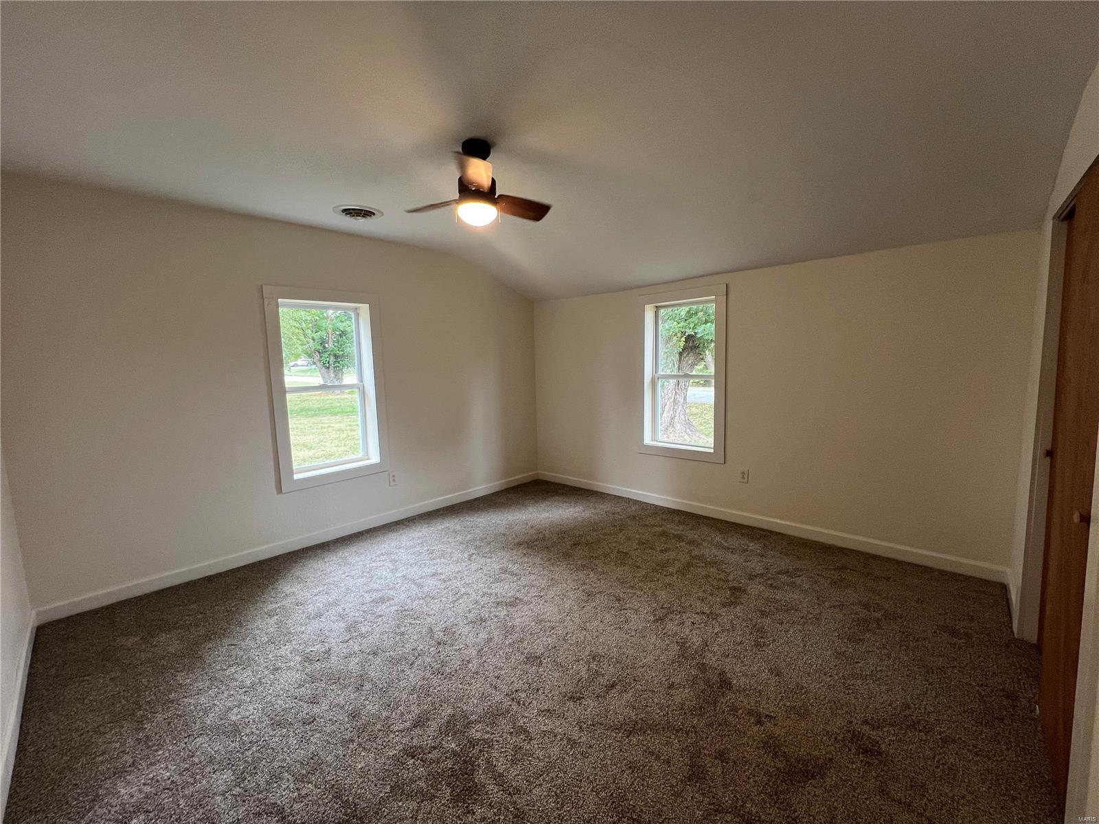 219 W Adams