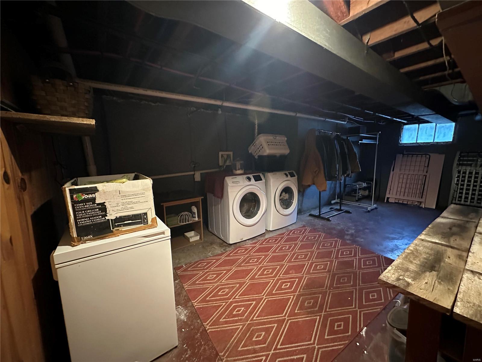 312 W St John