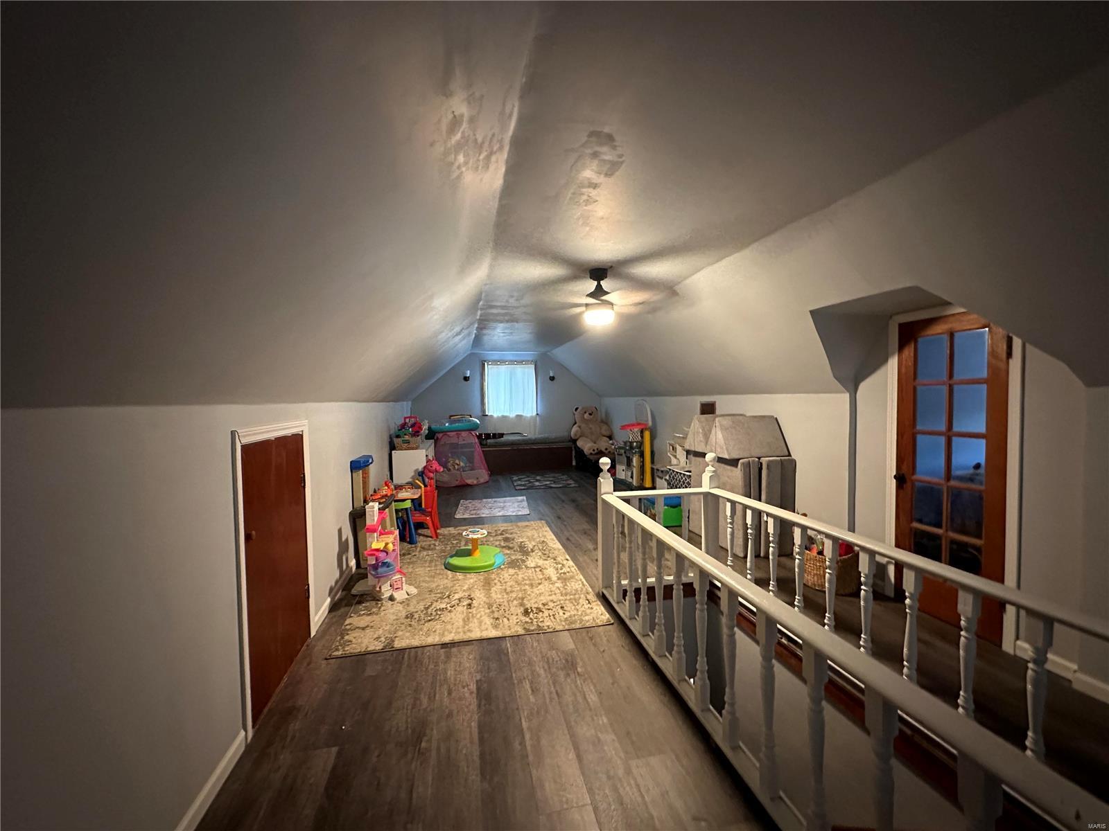 312 W St John