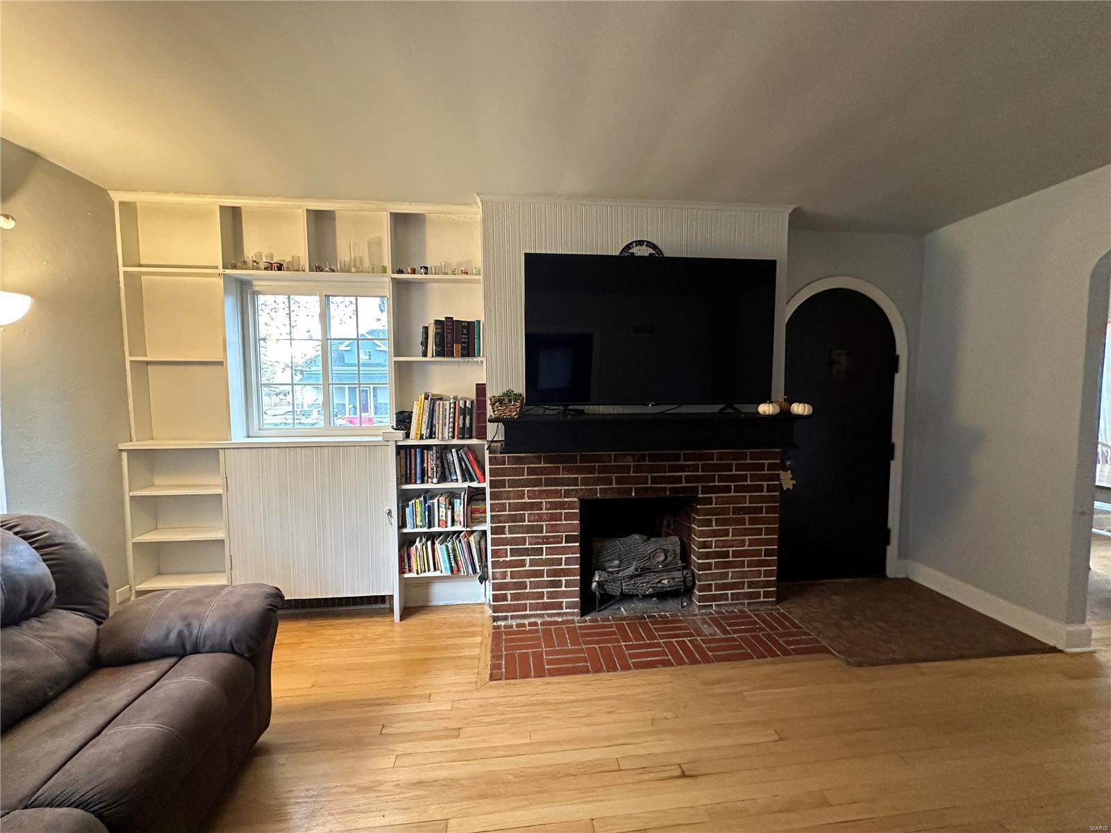 312 W St John