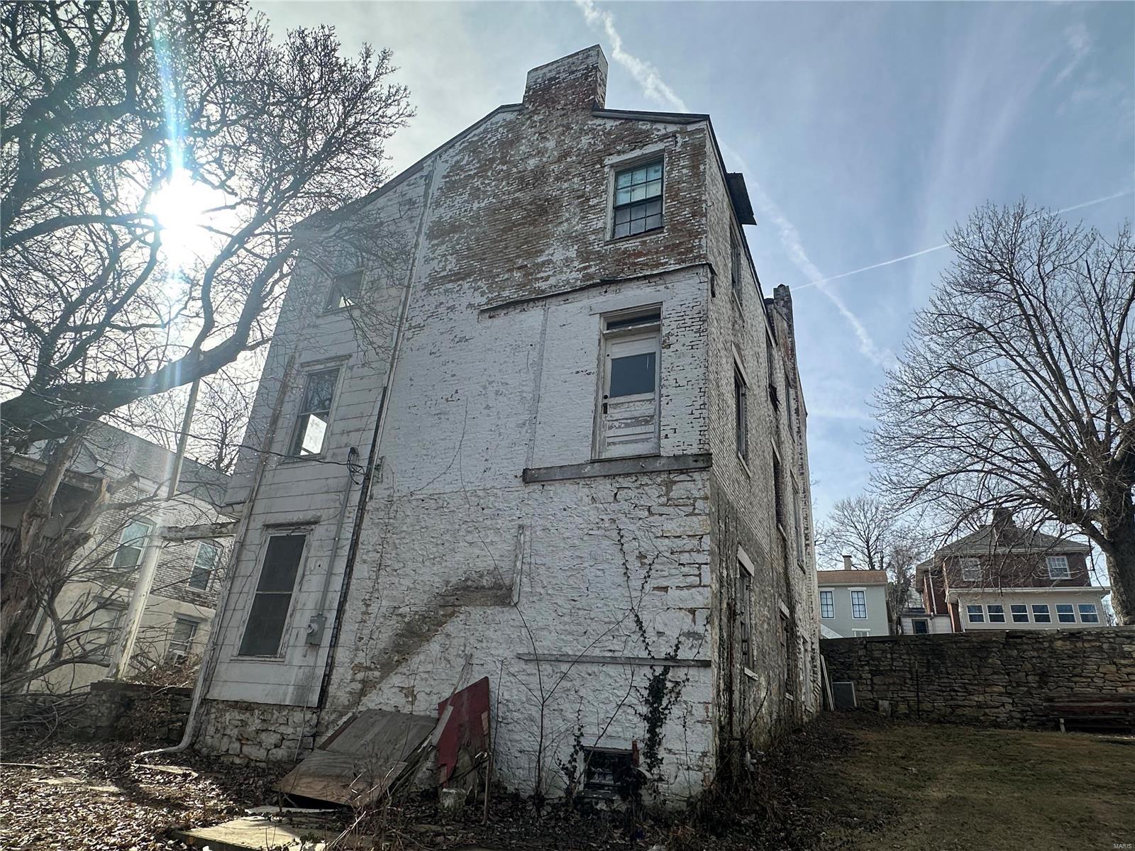 414 N 5th