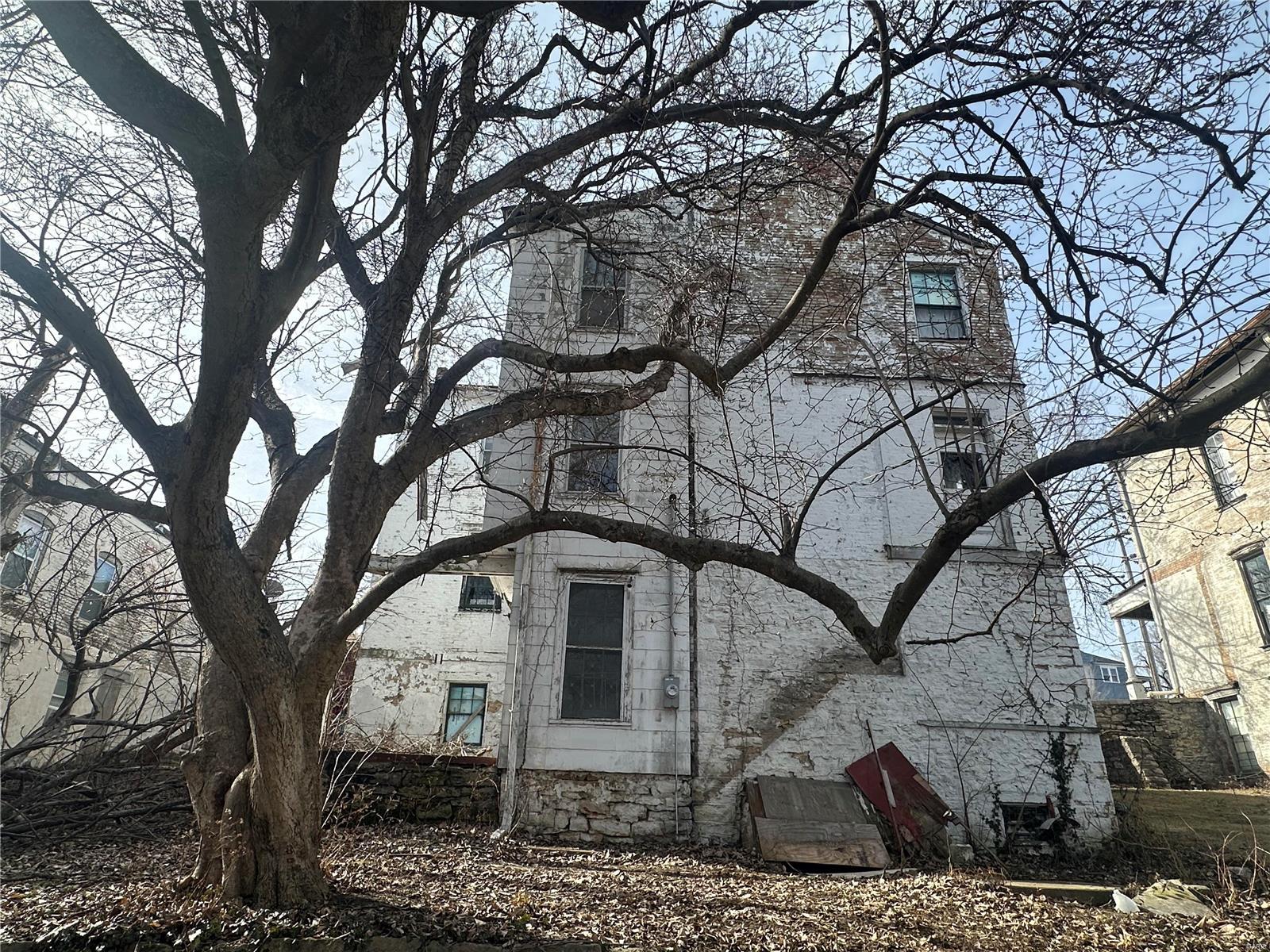 414 N 5th