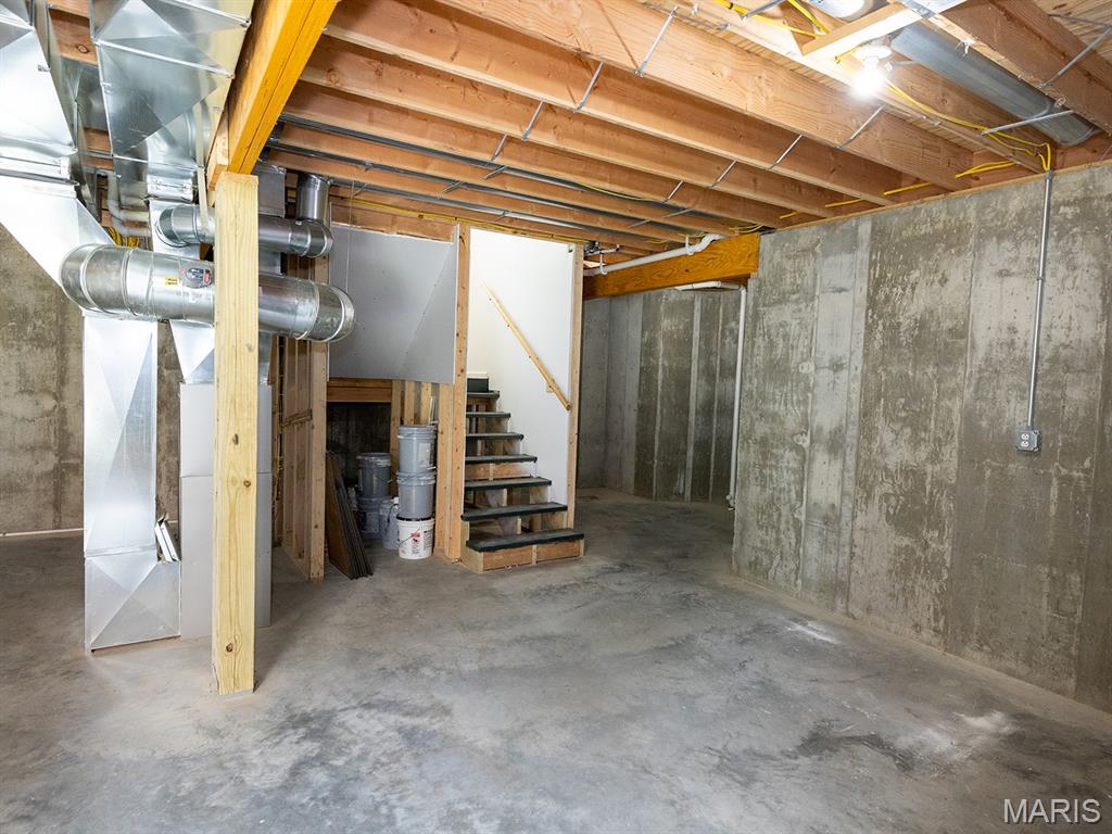 221 N 6th