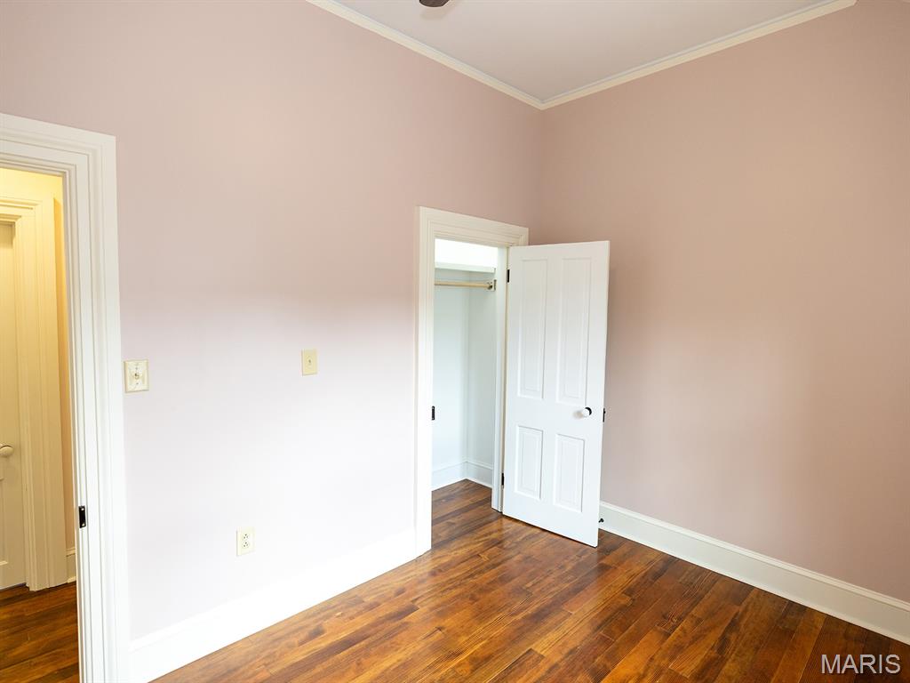 221 N 6th