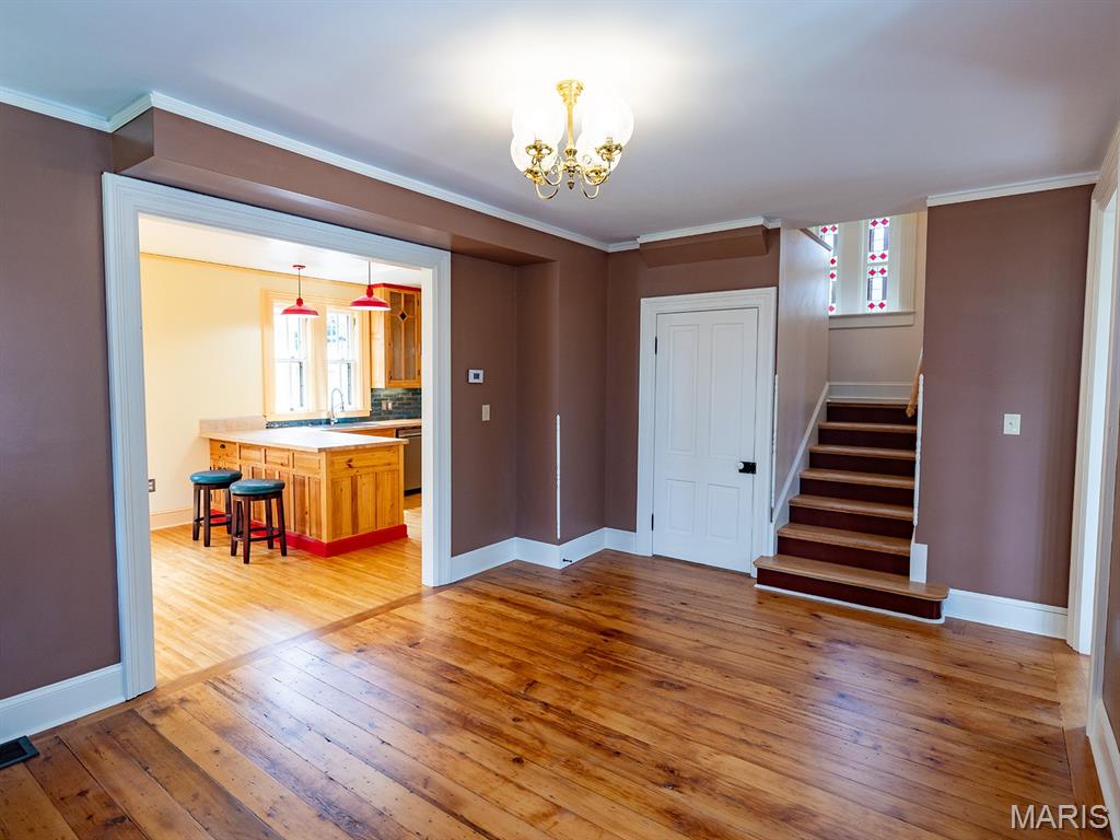 221 N 6th