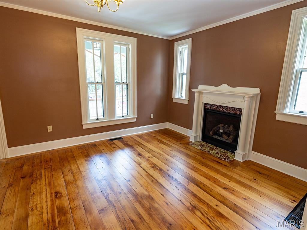 221 N 6th