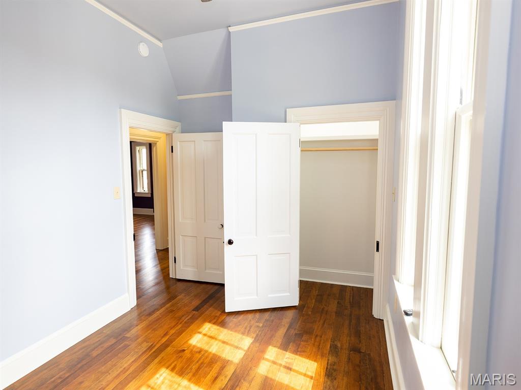 221 N 6th