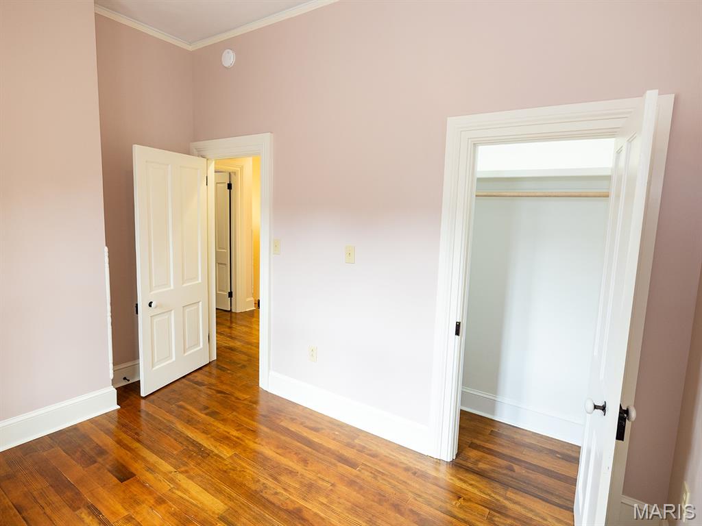 221 N 6th
