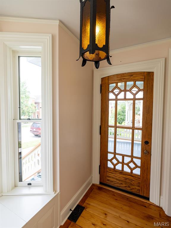 221 N 6th