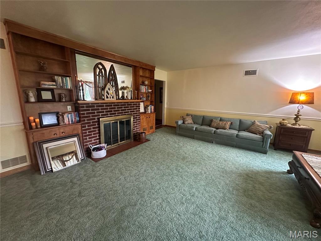 611 S Center
