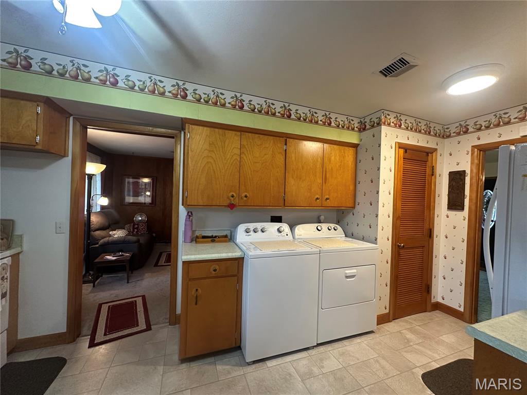 611 S Center