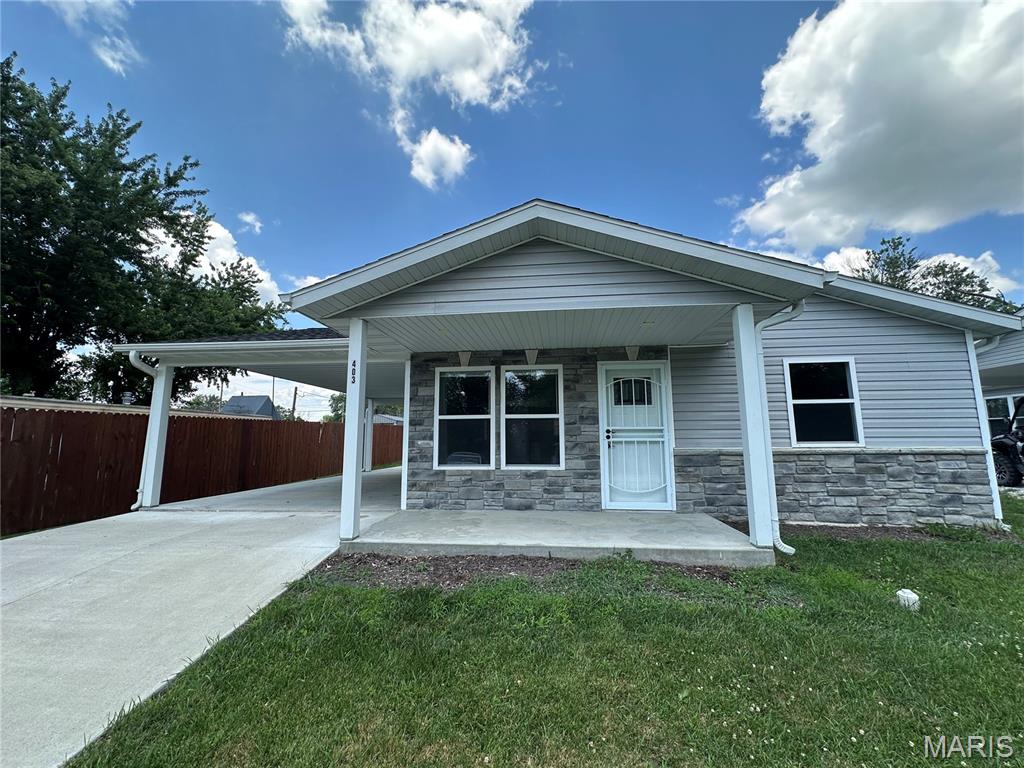 403 E Wells