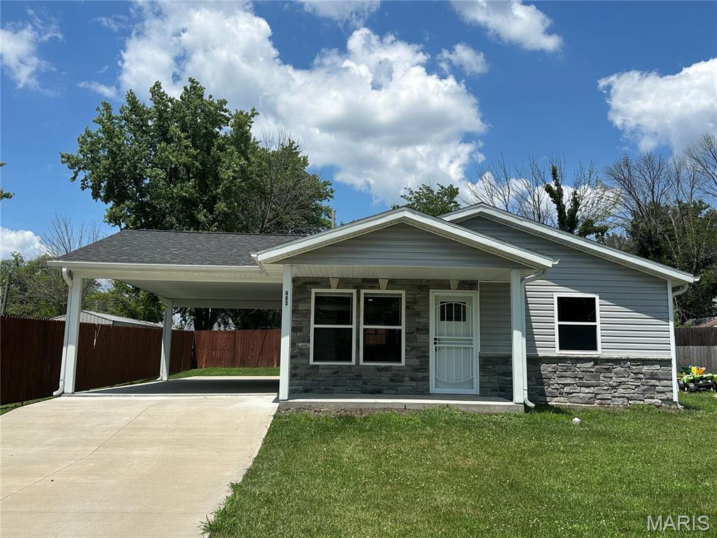 403 E Wells