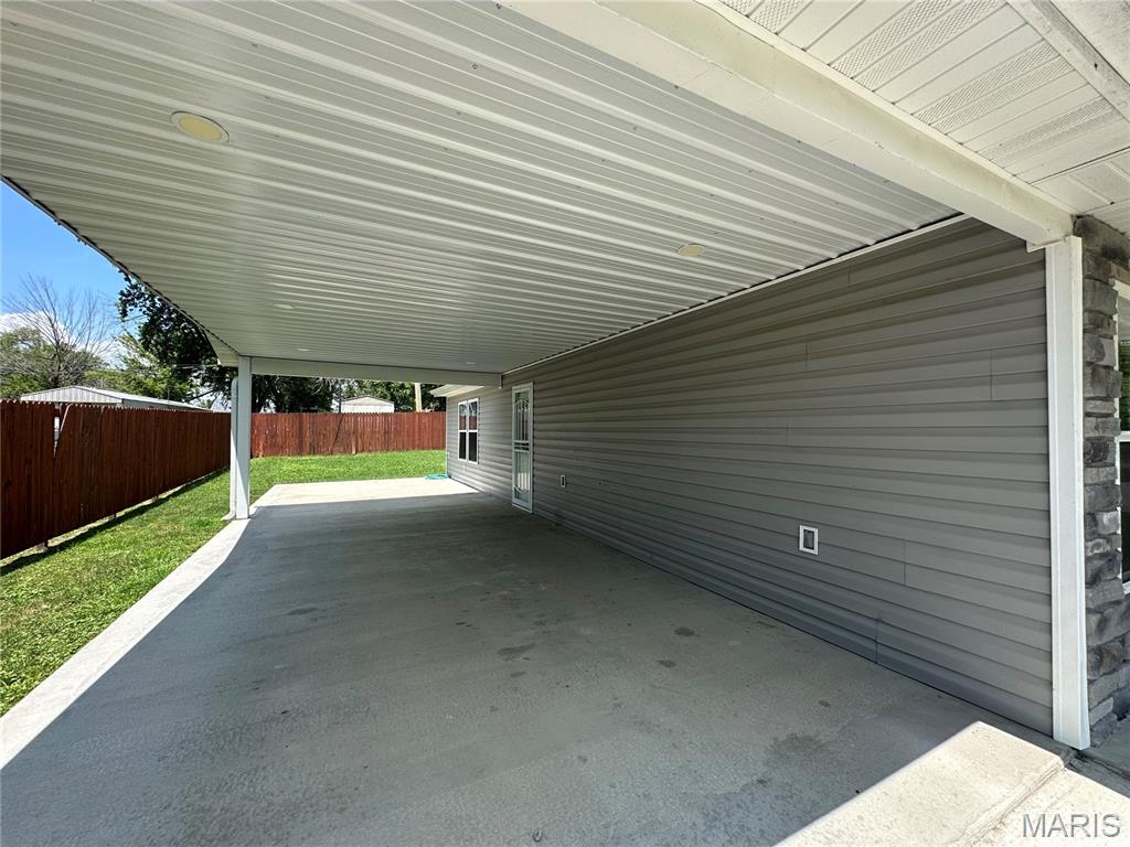 403 E Wells