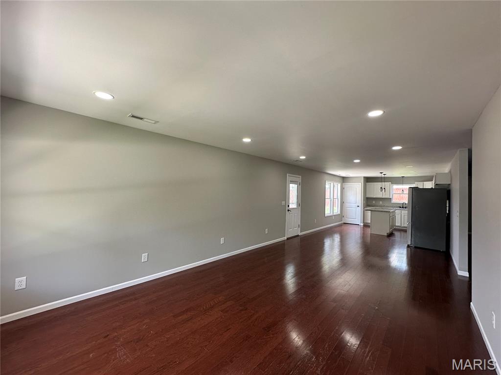 403 E Wells