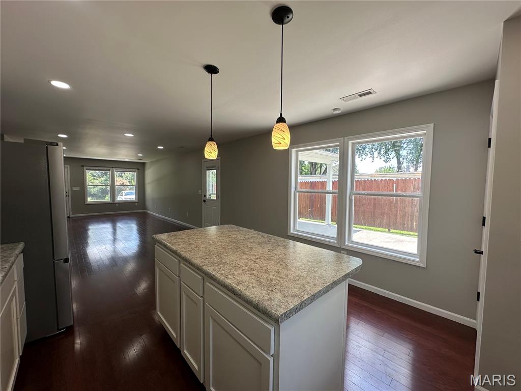 403 E Wells