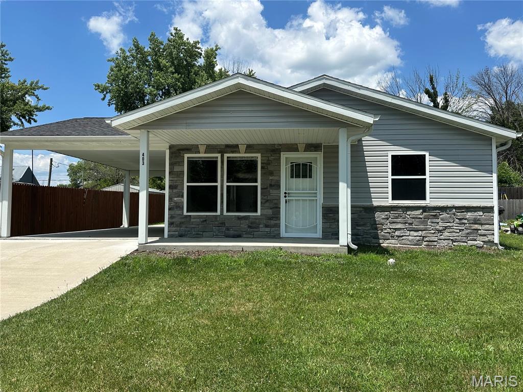 403 E Wells