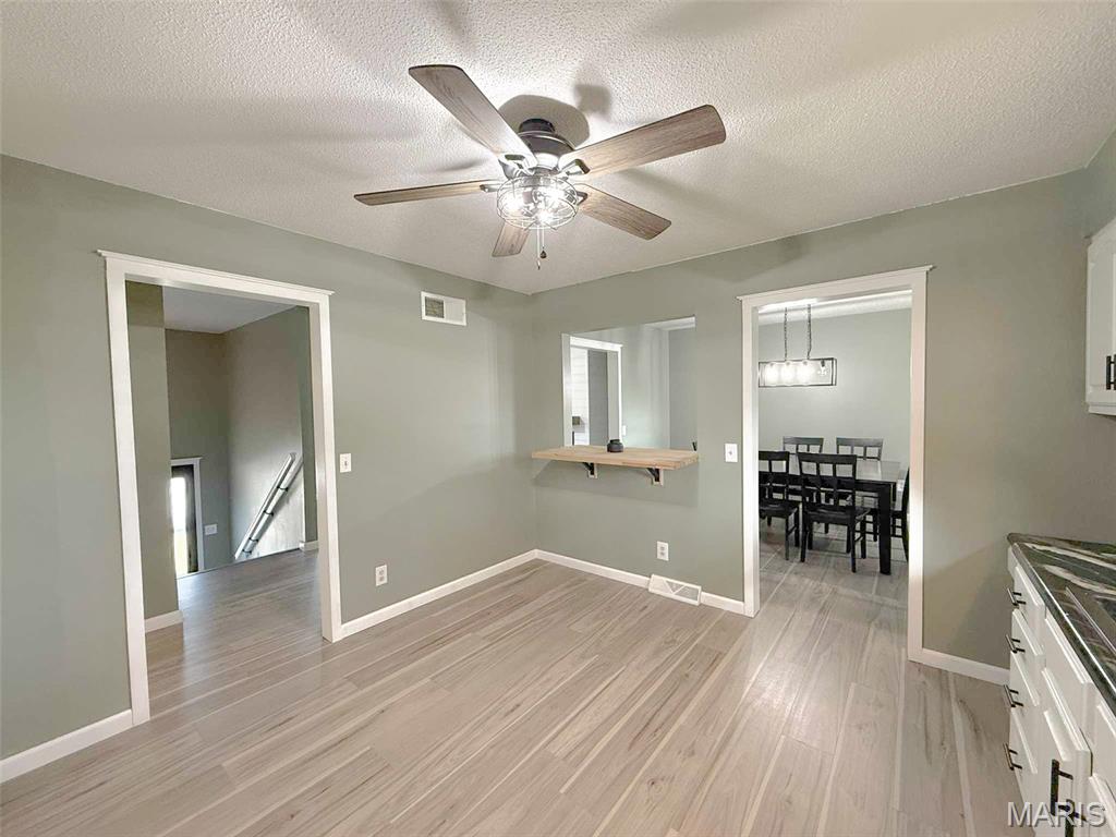 7 Coachlight Drive