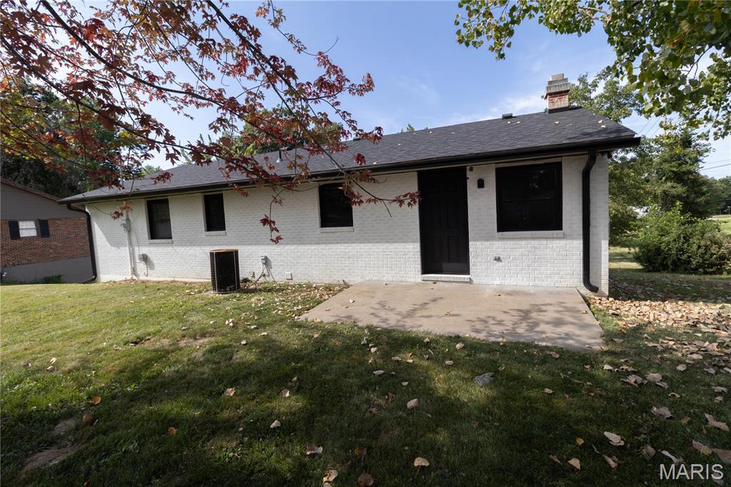 7 Coachlight Drive