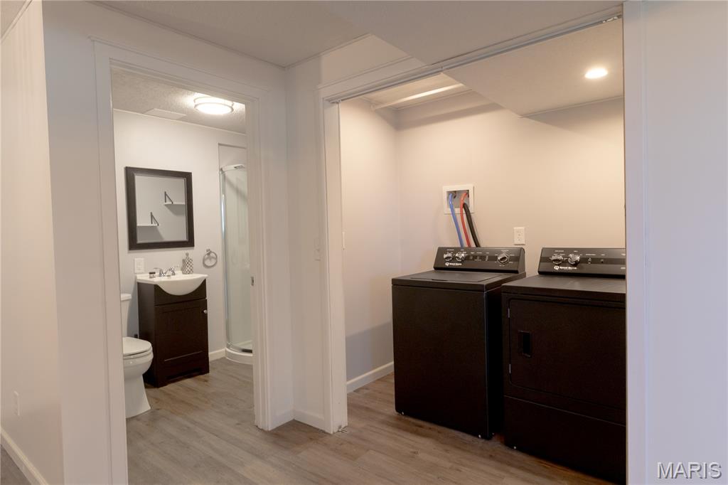 7 Coachlight Drive