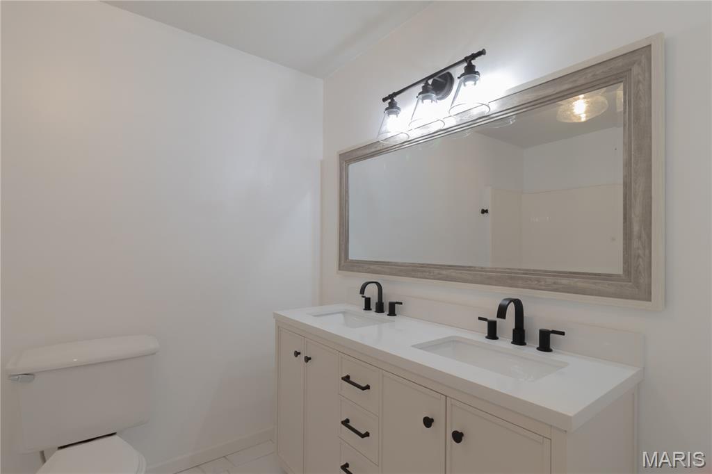 7 Coachlight Drive