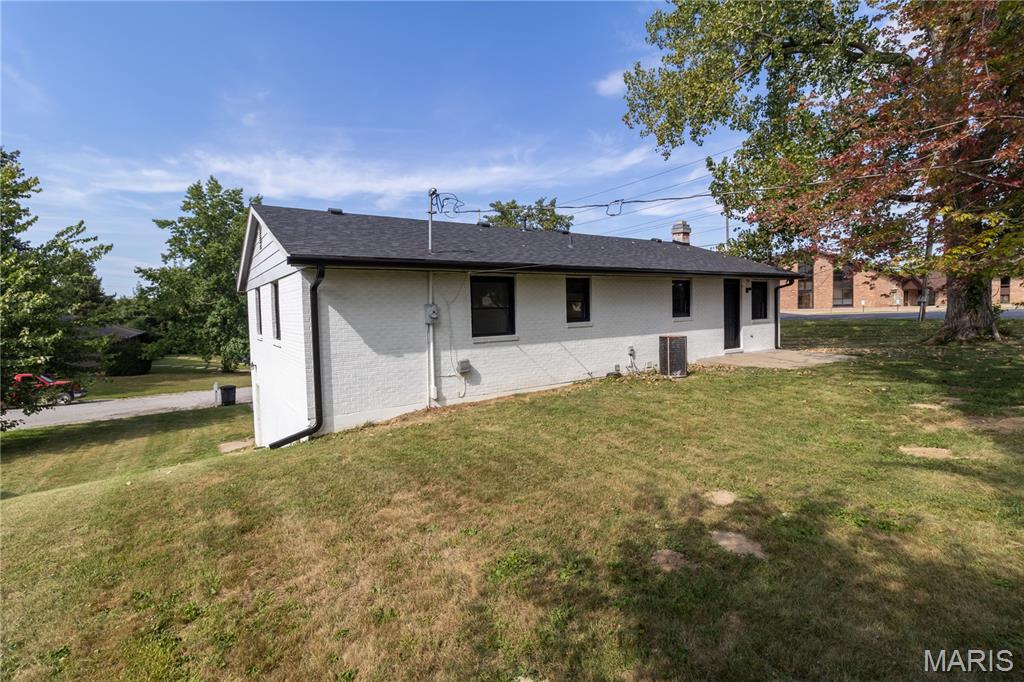 7 Coachlight Drive