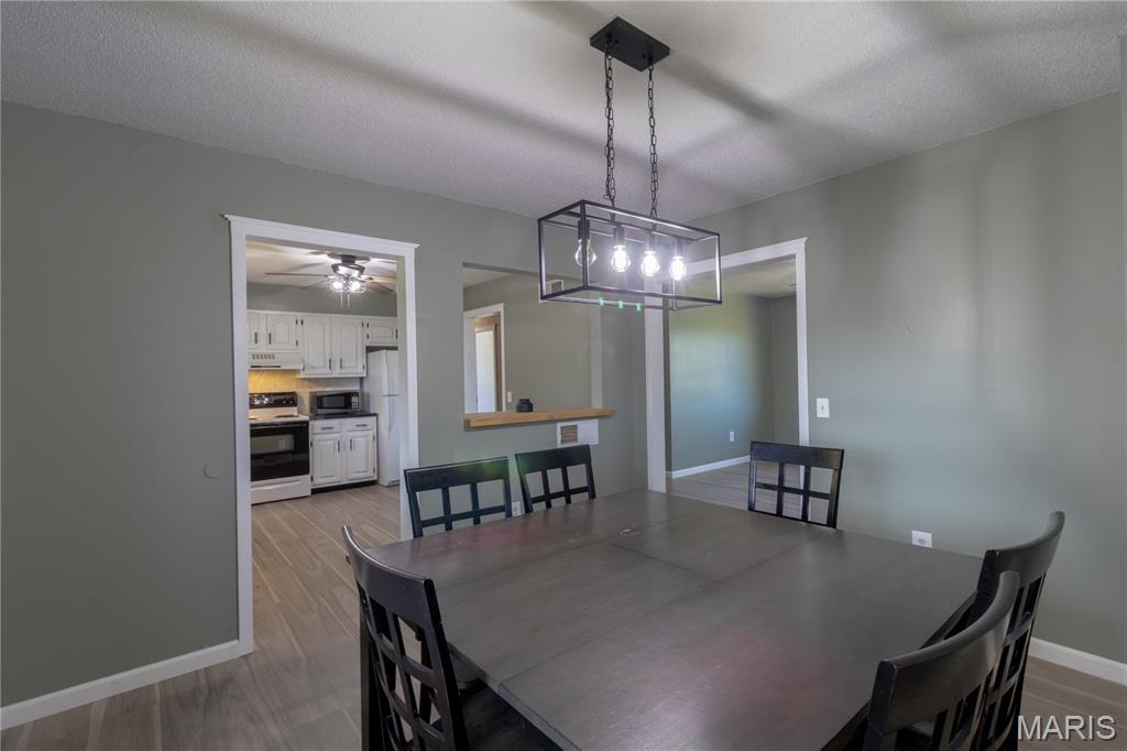 7 Coachlight Drive