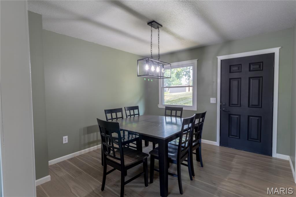 7 Coachlight Drive