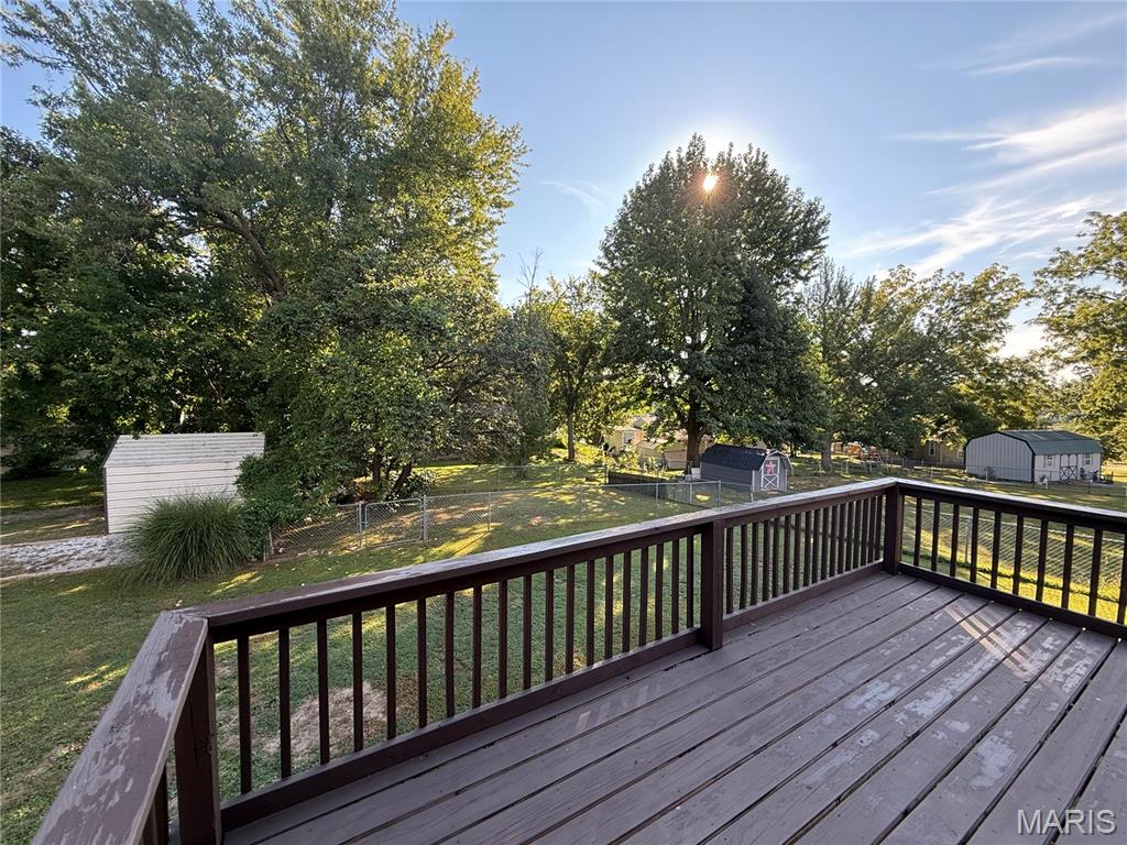 32 Wauneta Place
