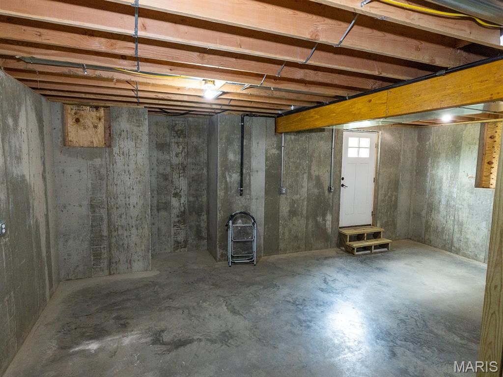 221 N 6th