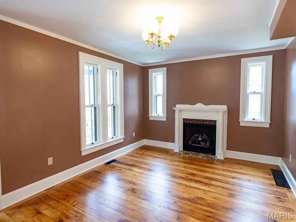 221 N 6th
