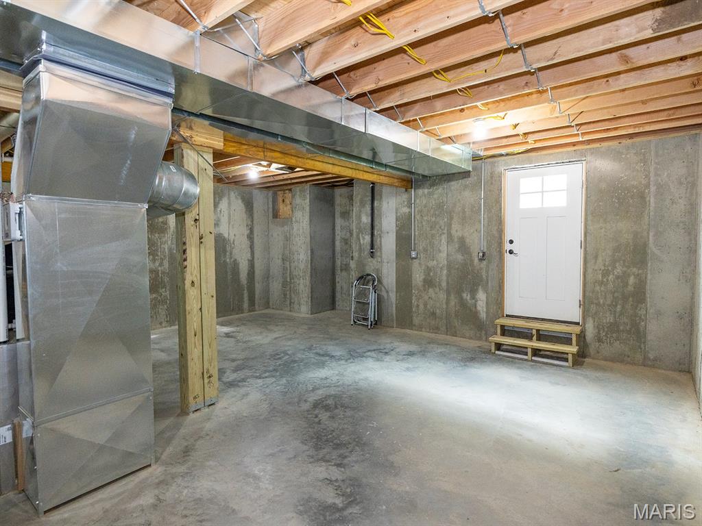 221 N 6th