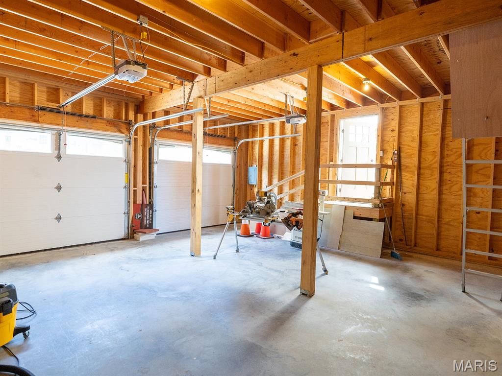 221 N 6th